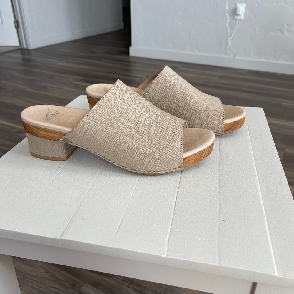 Dansko Sandals. Size 42 - Picture 3 of 8